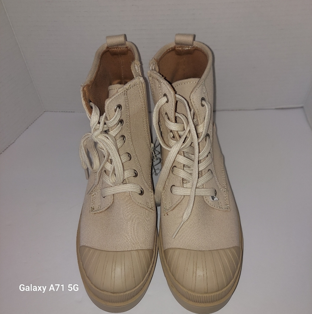 Women's Cream High-Top Athletic Shoes